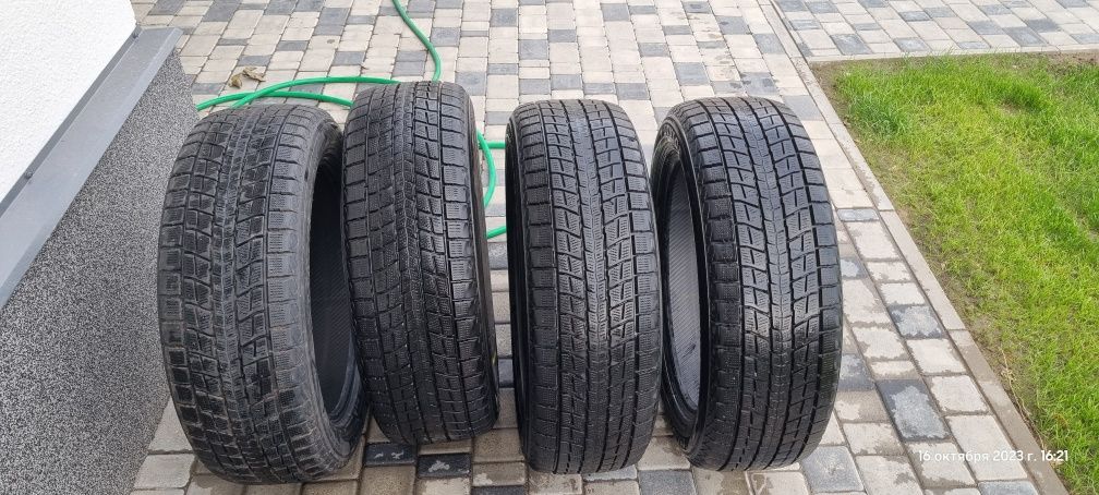 Шины зимние Dunlop б.у  235/55/20