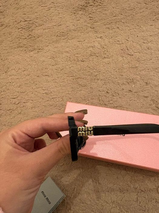 Óculos Miu Miu (entrega a mão ermesinde)