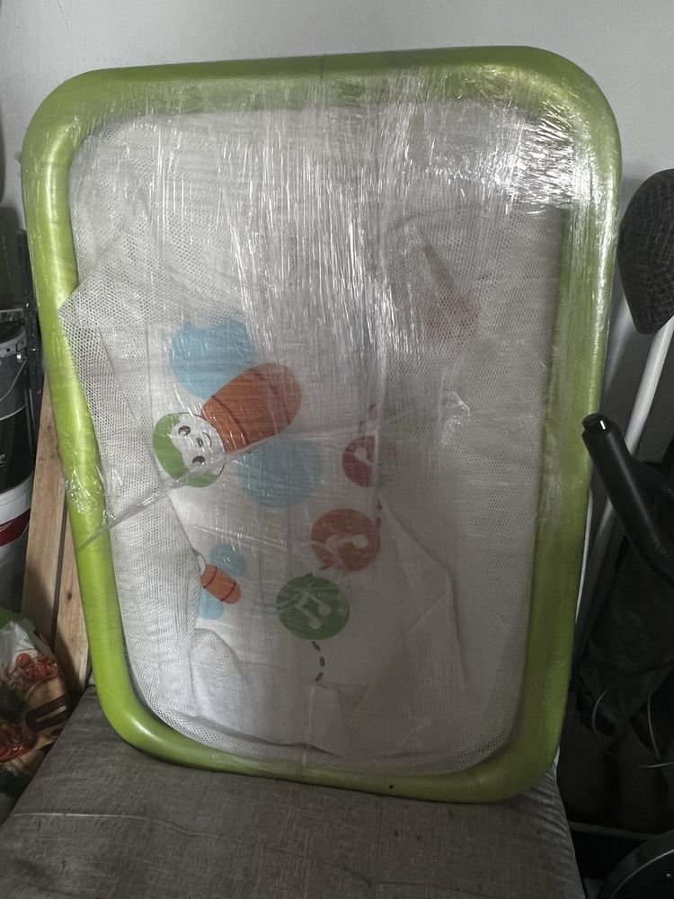 Parque infantil como novo,sem marcas pre-natal