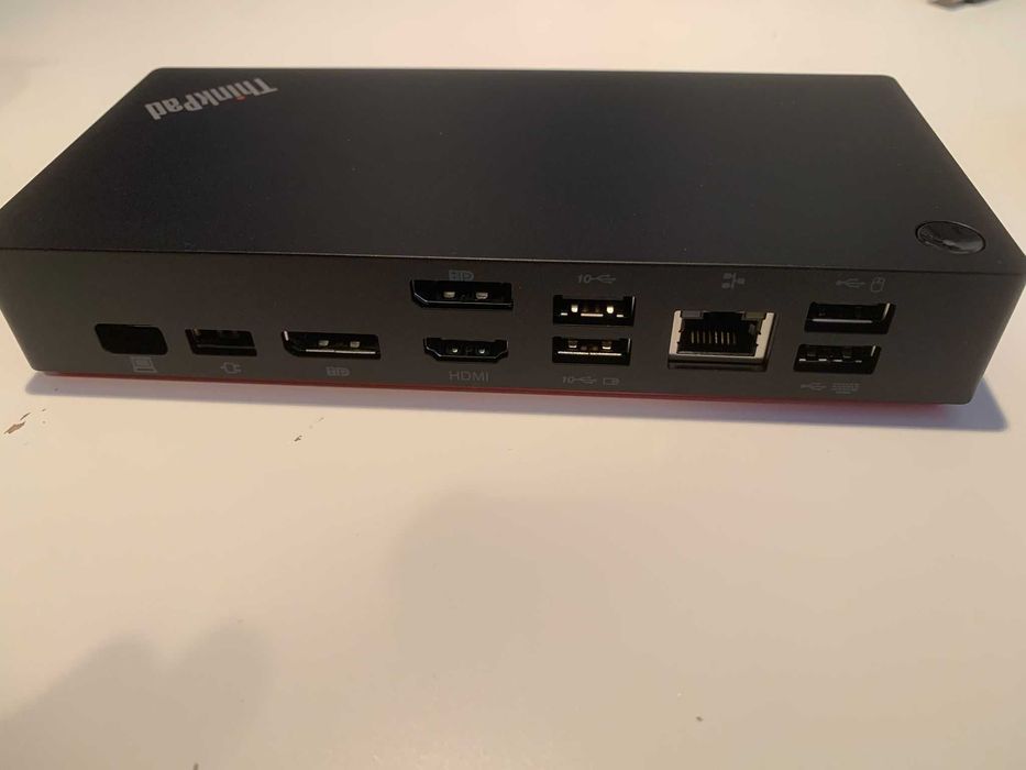 Docking Station Lenovo Thinkpad USB-C (90W) Preta/Vermelha