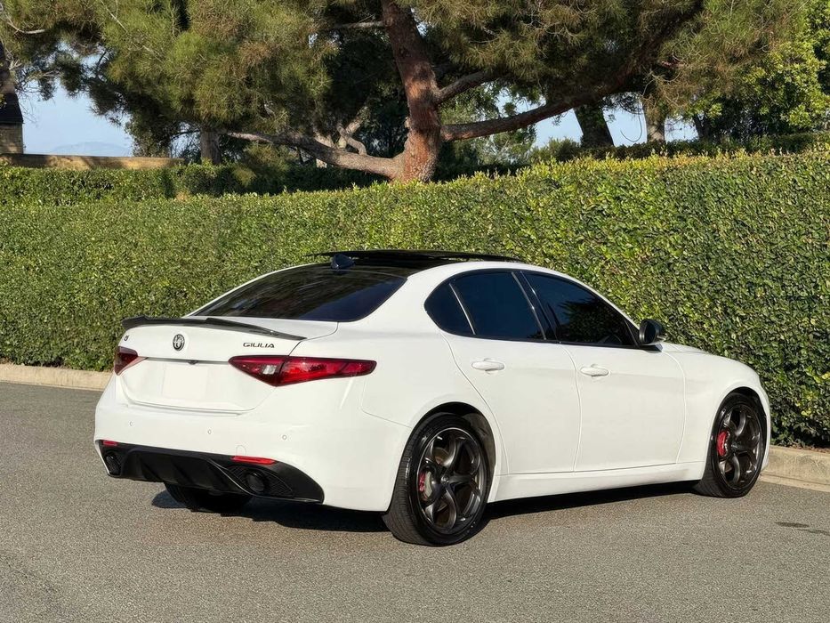 Alfa Romeo Giulia      2019