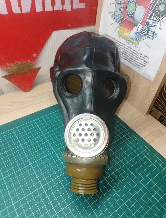 Противогаз ШМС черного цвета, новый