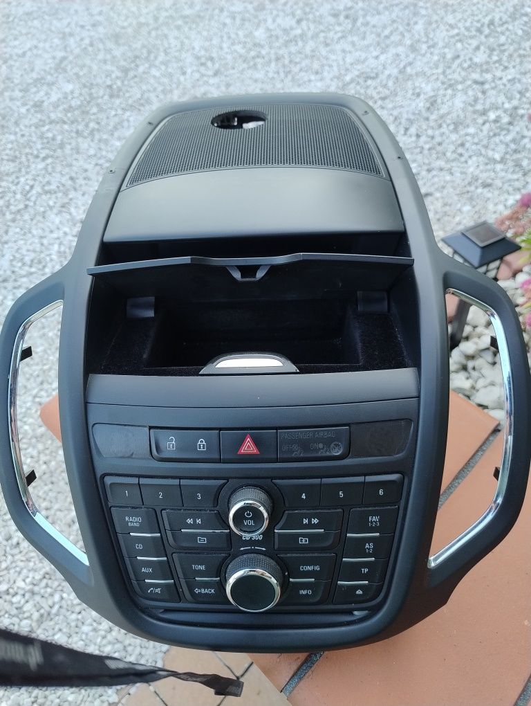 Panel + radio Zafira C