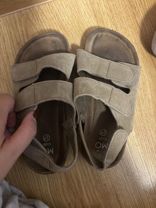 Sandálias tam 27