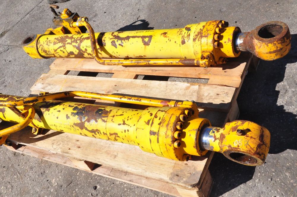 SIŁOWNIK JCB JS160 DŁ. 144 CM