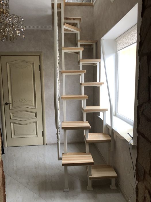 Сходи, деревʼяні сходи, каркас, металевий каркас, сходи з дерева