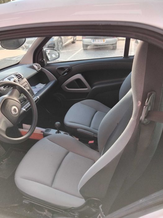 Carro de garagem em muito bom estado carro de garagem