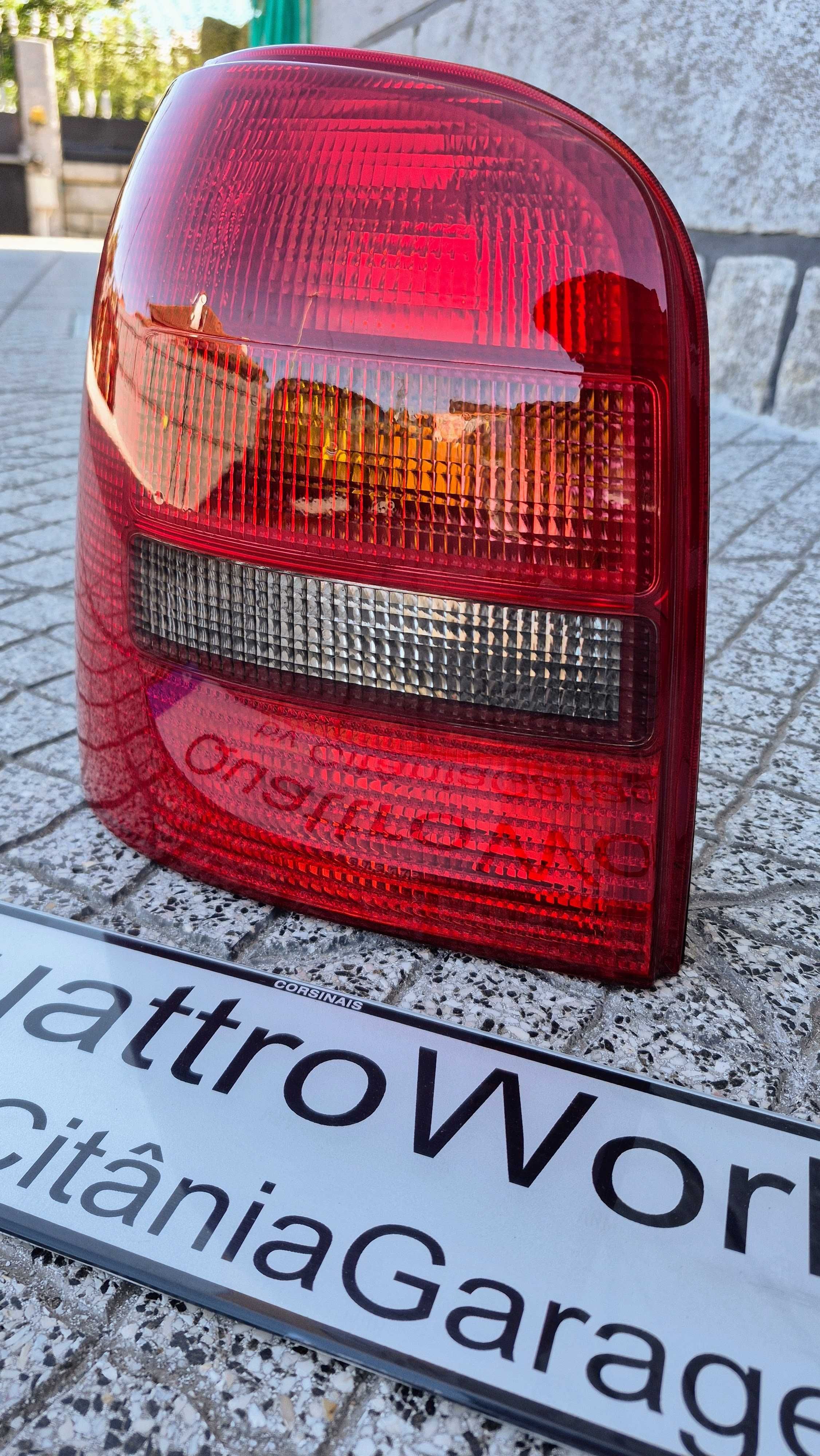 AUDI A4 B5 (8D)-Stop/Farolim Avant Esquerdo COMO NOVO 1996 até 2001