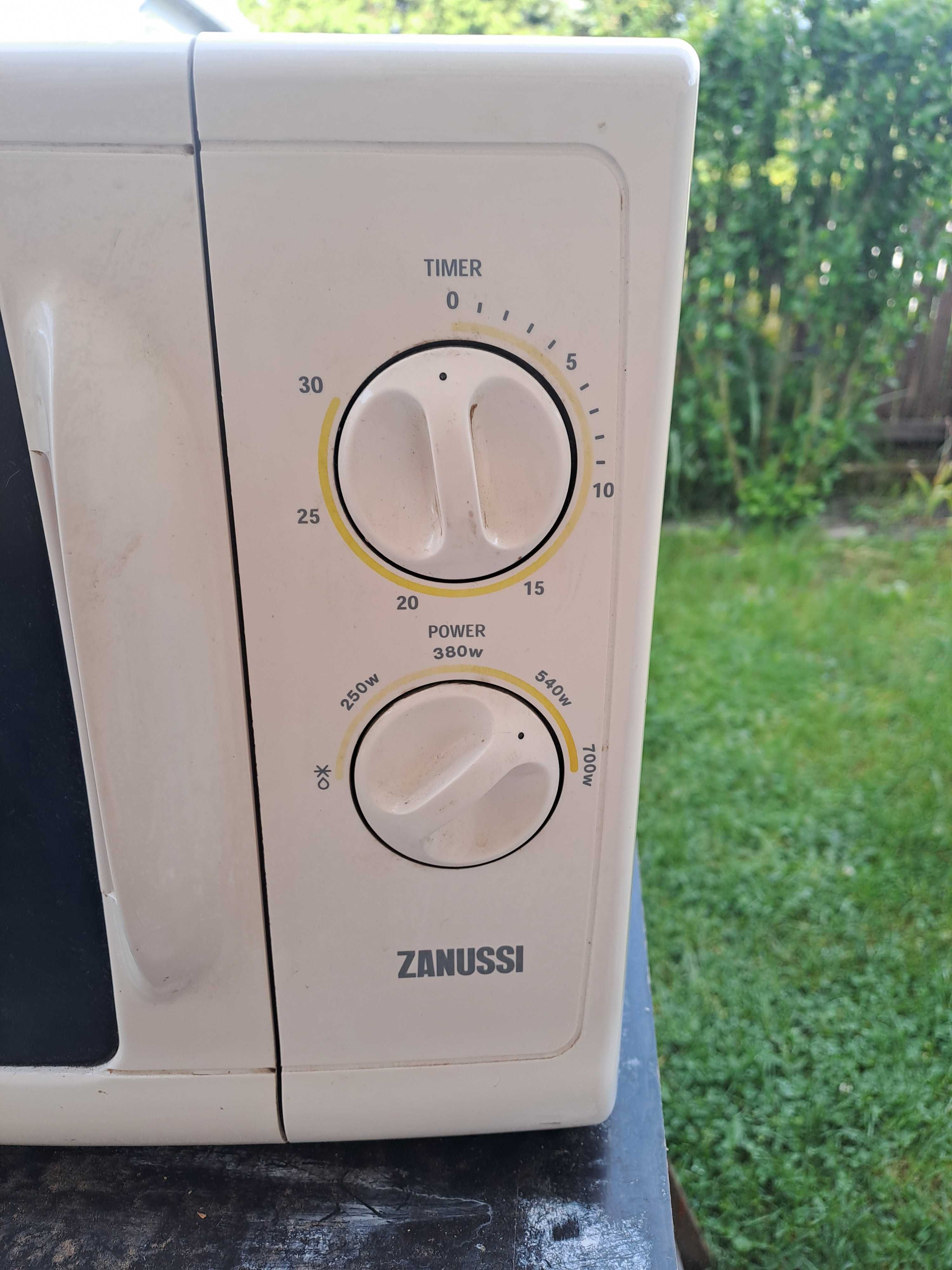 mikrofalówka Zanussi - w pełni sprawna, mało używana
