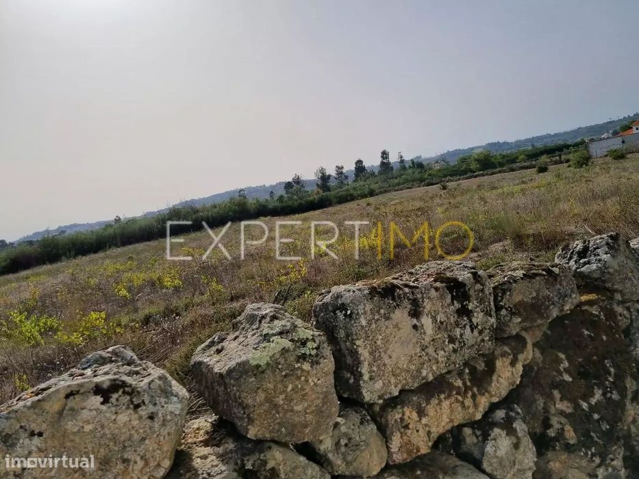 Terreno com acesso pela EN 17 Gouveia-Seia