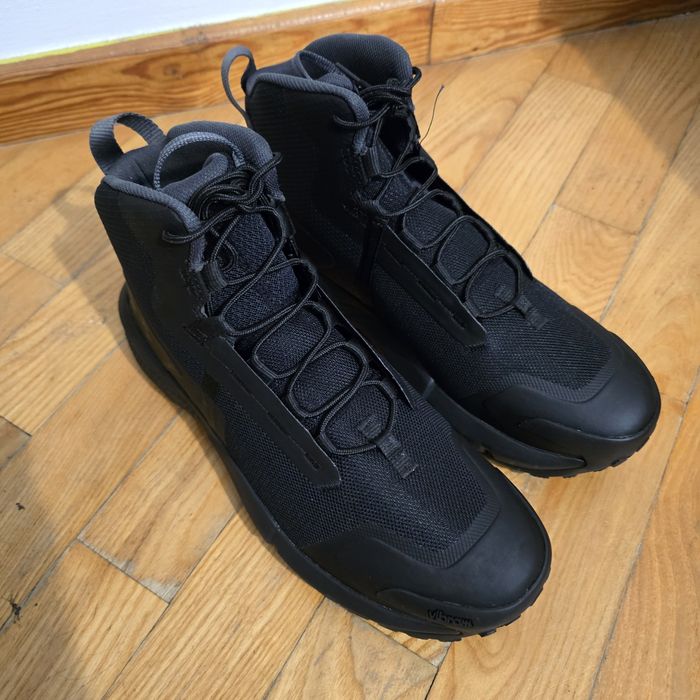 Obuwie Under Armour UA Charged Valsetz Mid 44.5