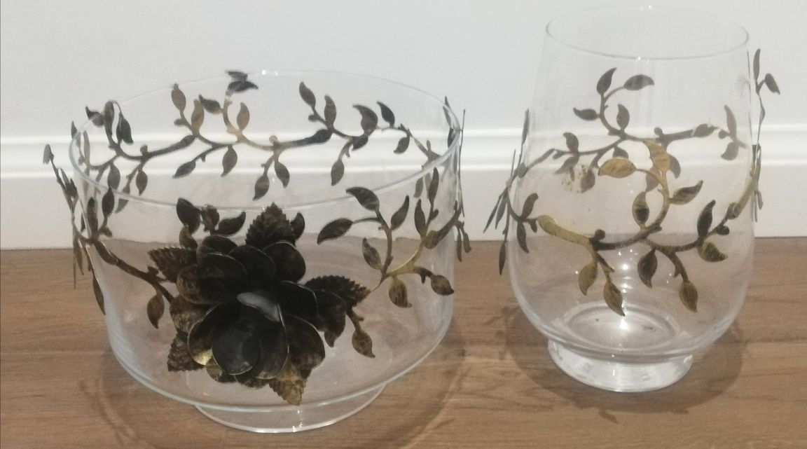 Kolekcja dekoracji szklanych z metalową ozdobą