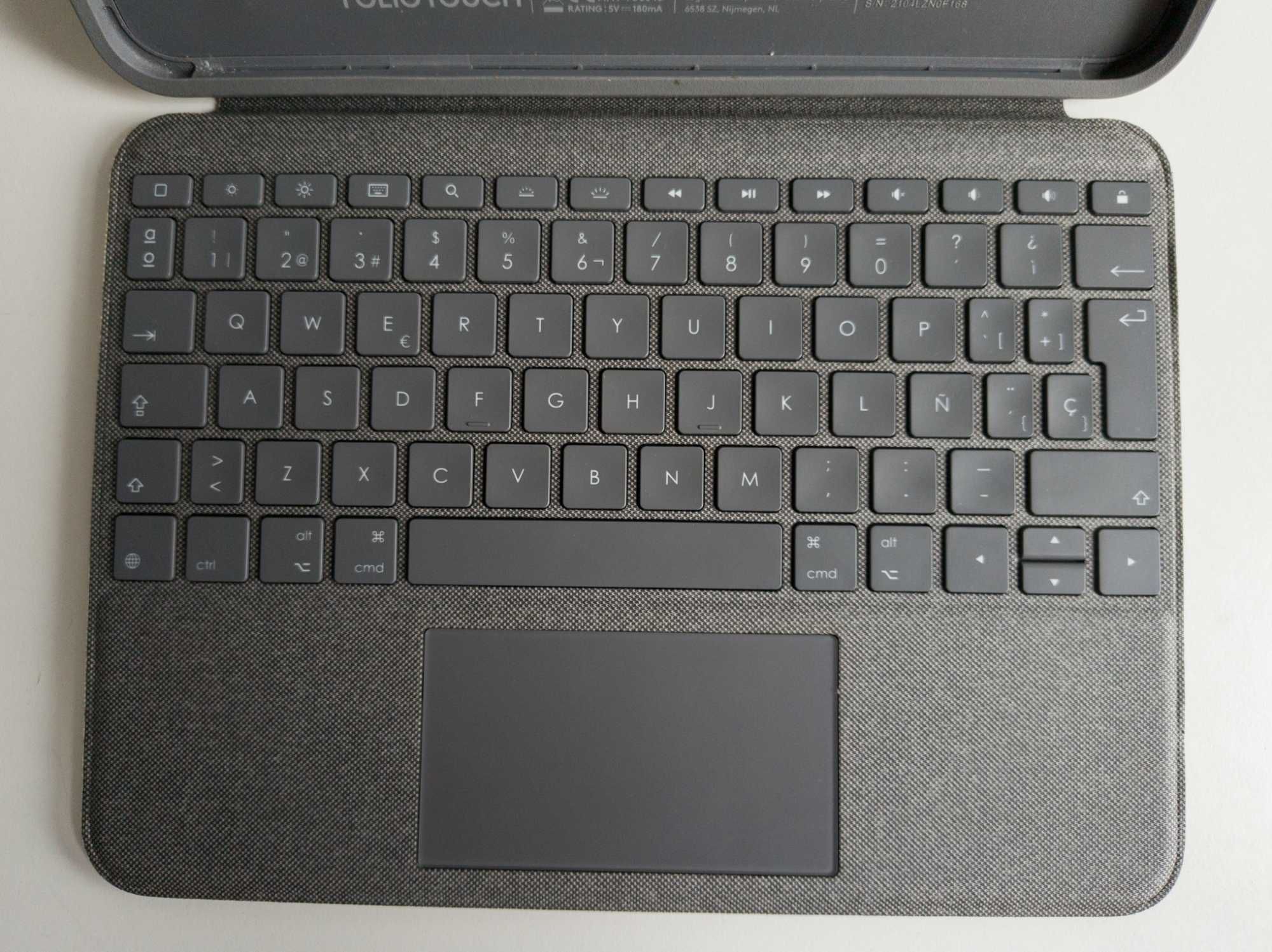 LOGITECH Folio Touch Apple iPad AIR 4th QWERTY - idealna, jak nowa