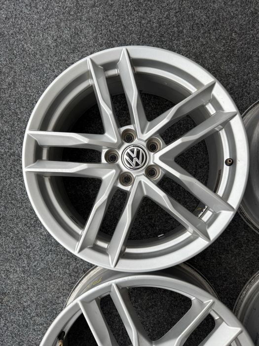 Диски R17 5/100 VW Golf 4 Bora Skod Tour Scala Fabia Roomster Audi A1