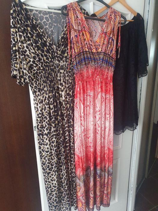 Sprzedam paczkę sukienek i, bluzek , kurtek i pocho.