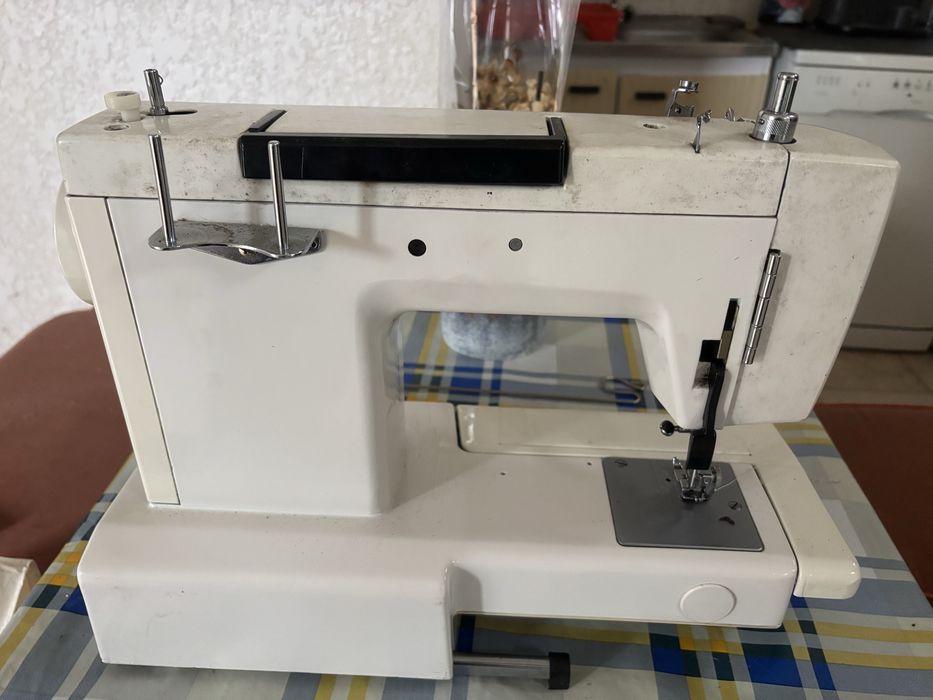 Maquina costura portatil