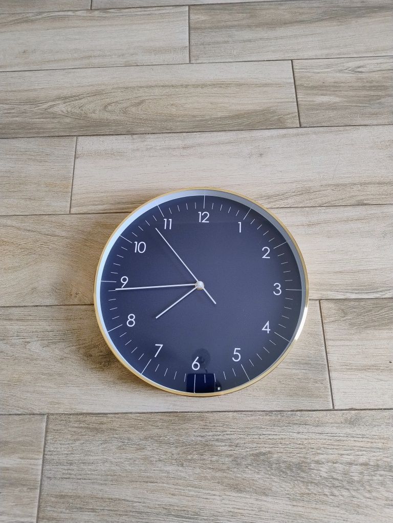 Zegar ścienny LUUK LIFESTYLE chichy bez tykania 32cm.