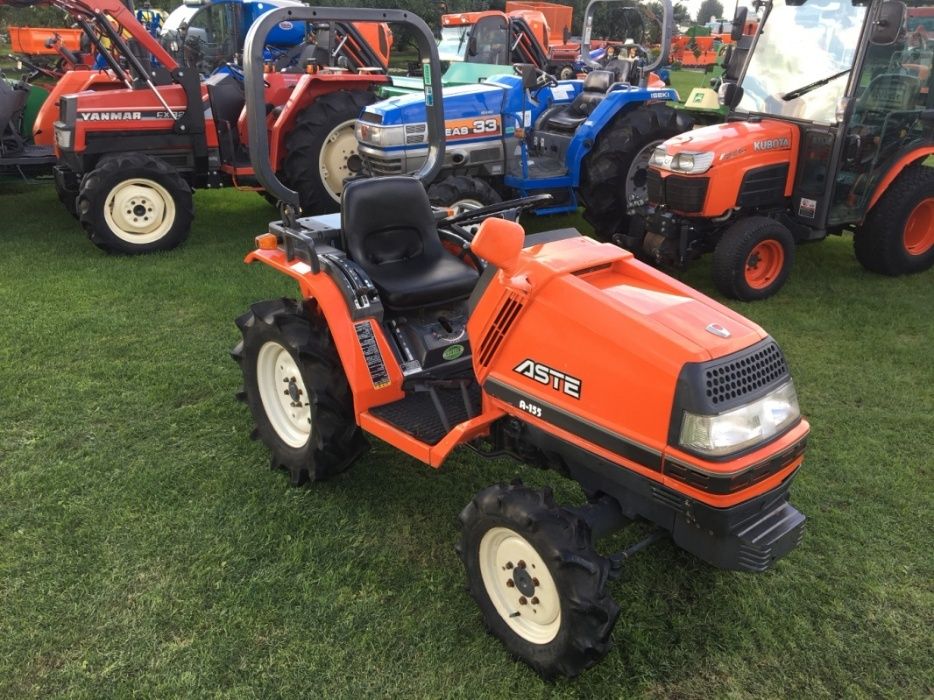 Traktorek ciągnik ogrodniczy komunalny sadowniczy Kubota Aste 4x4