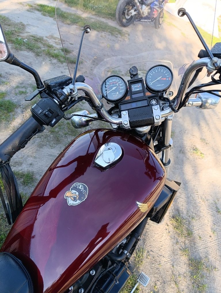 Honda Magna 500 v30 chopper