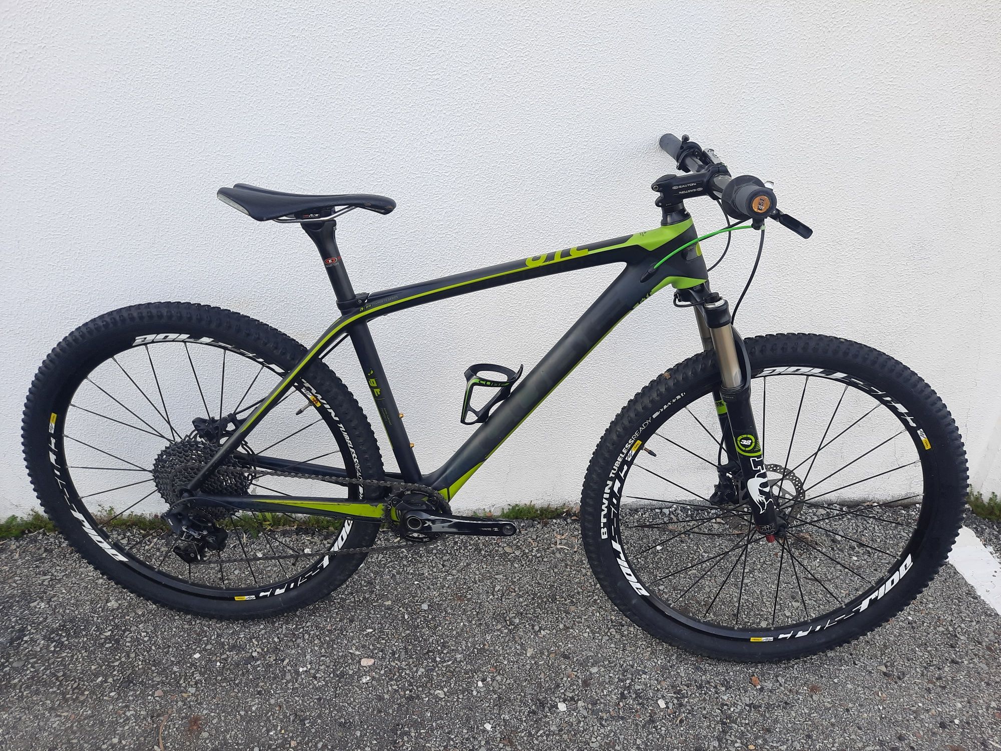 Cube carbono  27.5 com mavic fox e xt