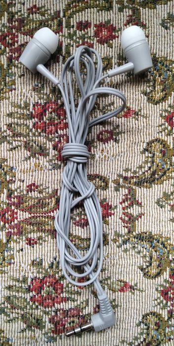 Наушники для телефонов Nokia, Samsung и Sony Ericsson