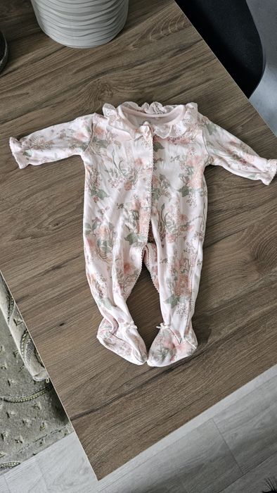 Гортайте. Комбінезон, речі, спальник для немовлят, новонароджених