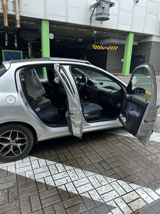 Peugeot 206 2000р