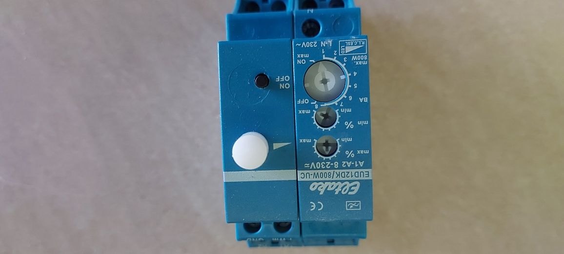 EUD12DK/800W-UC uniwersalny ściemniacz z regulatorem obrotowym