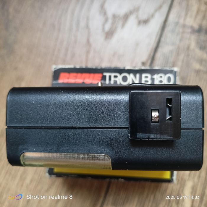 Lampa błyskowa Revue Tron B180 – stan idealny, z oryginalnym pudełkiem