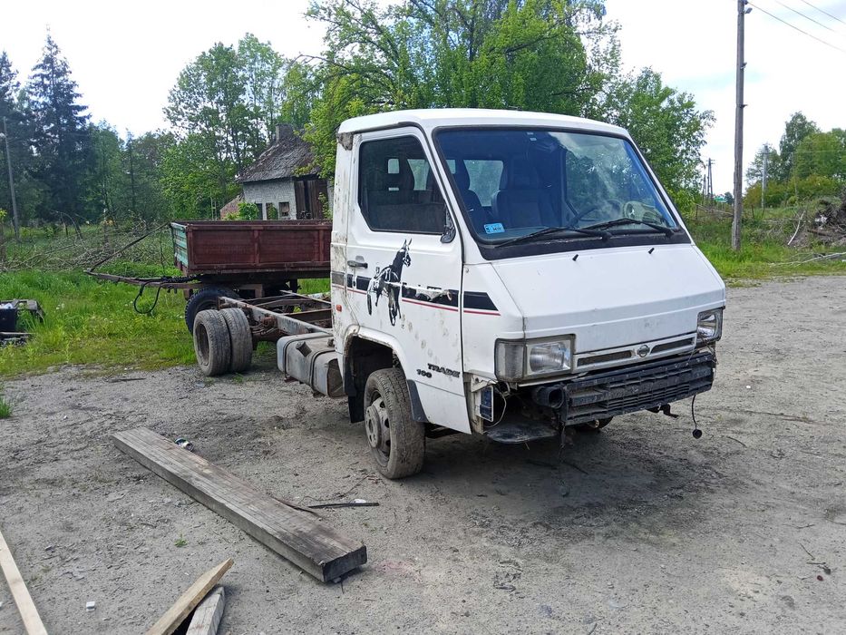 Nisan Trade  100 silnik skrzynia rama most