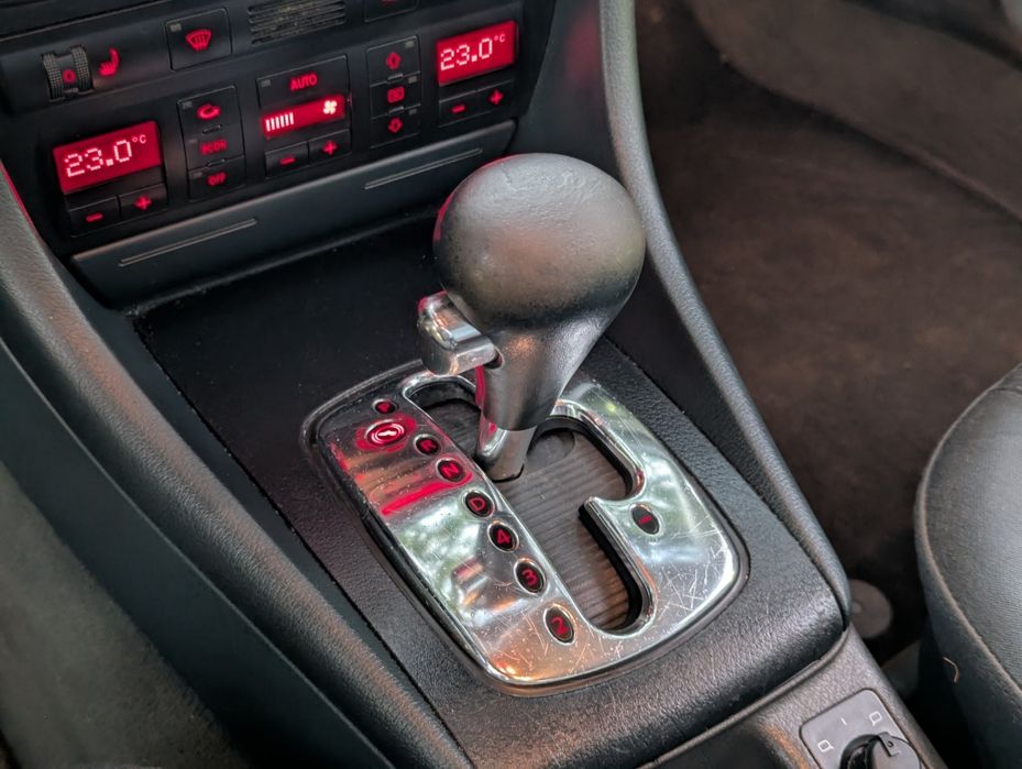 Продам ауді а6 2001