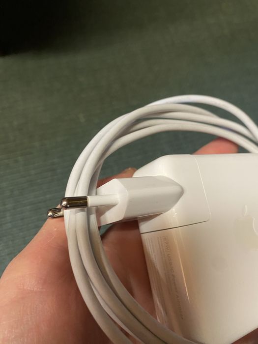 Carregador Macbook Pro USB-C 67W Apple