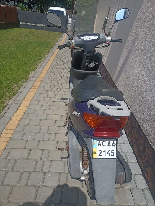 Скутер на реєстрації. Yamaha jog