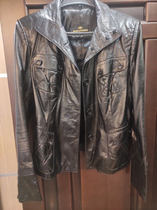 Шкіряна жіноча куртка 48 р