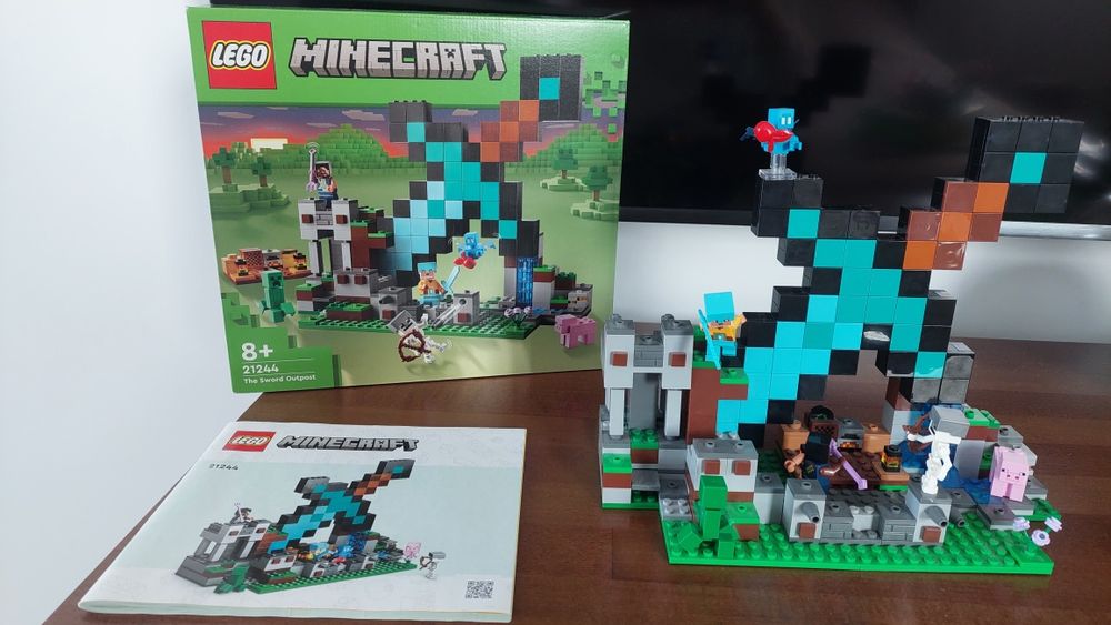 Lego Minecraft 21244 Bastion Miecza. Polecam! Stan bdb.