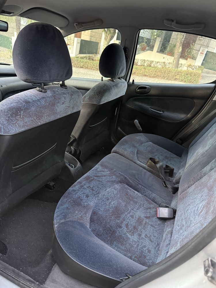 Peugeot 206 ano 2002