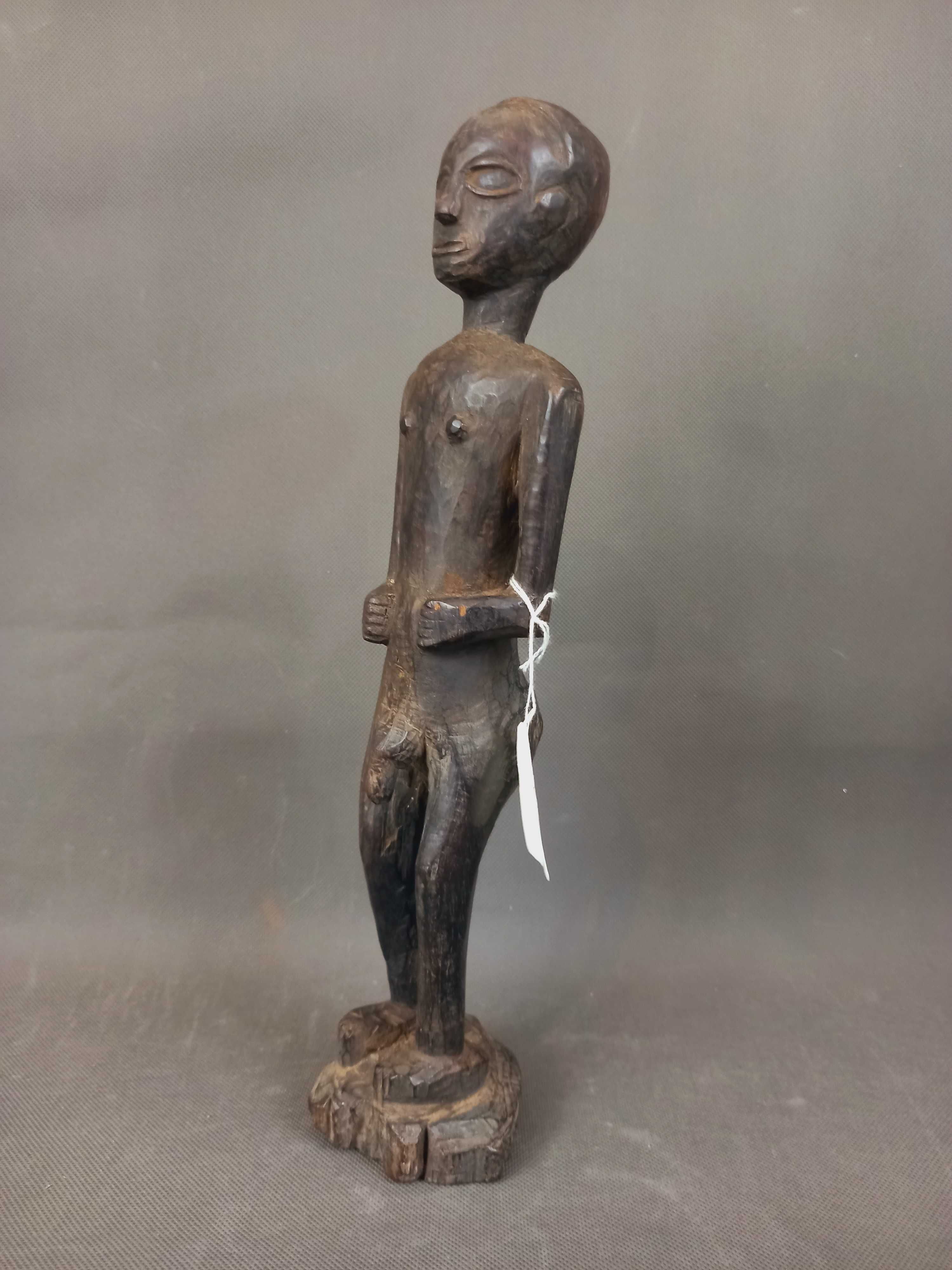 Afrykańska rzeźba drewniana D.R. Konga, postać przodka