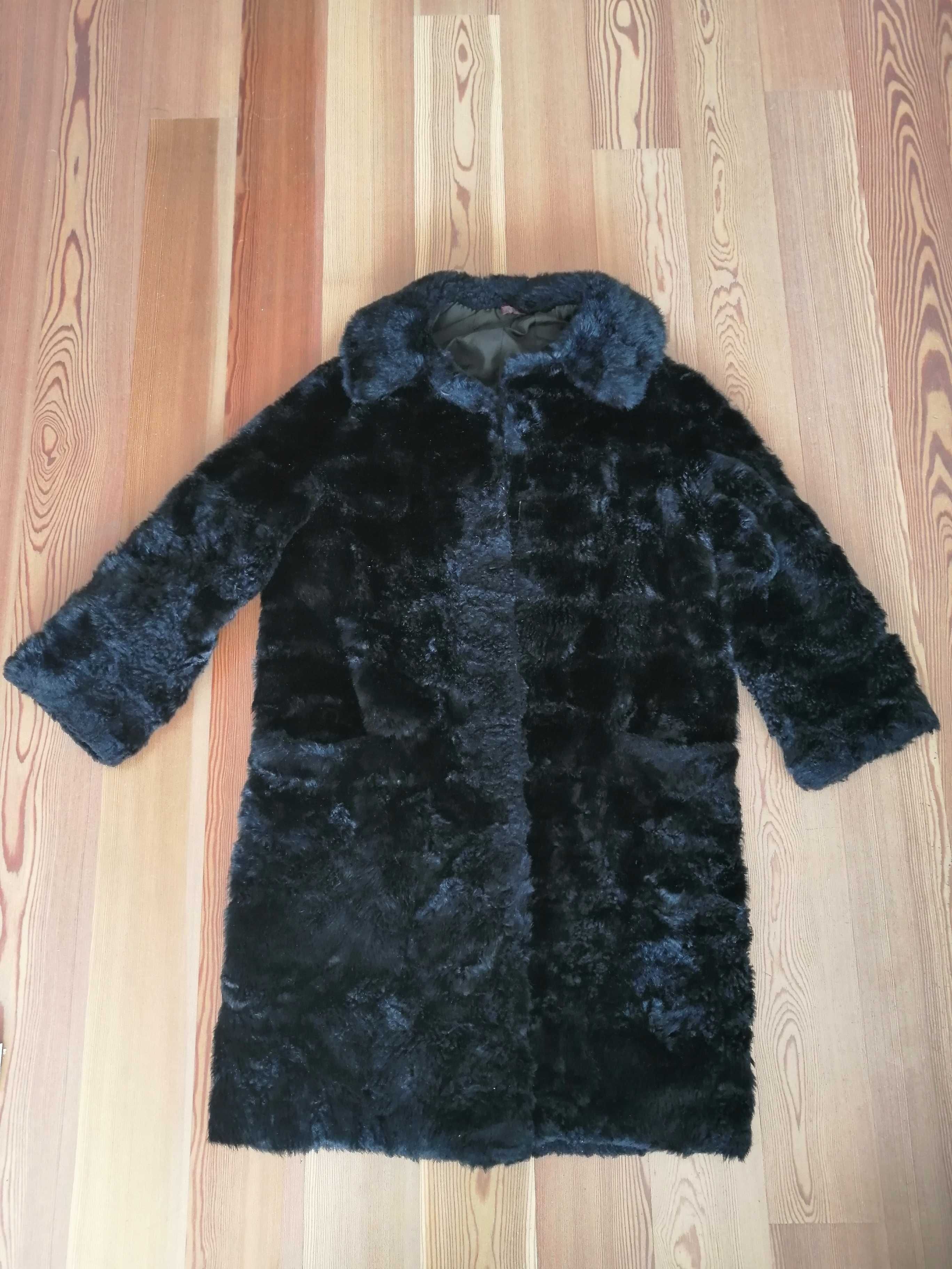 casaco preto de pelo sintético, tamanho S