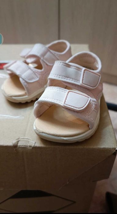 Sandálias de menina H&M