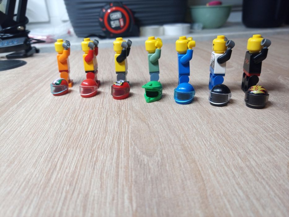 LEGO minifigurki Kierowcy Rajdowcy Kaskaderzy mix