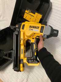 Dewalt DCN 890 нейлер по бетону