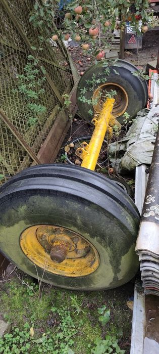 Oś do przyczepy talerzówki agregatu