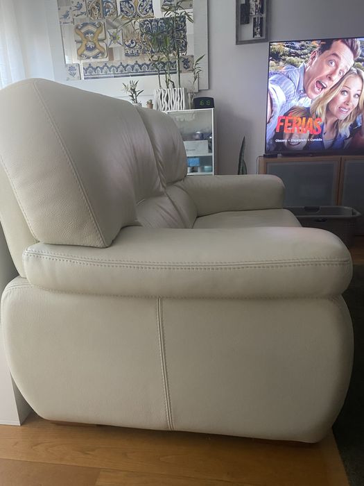 Sofá em pele genuina