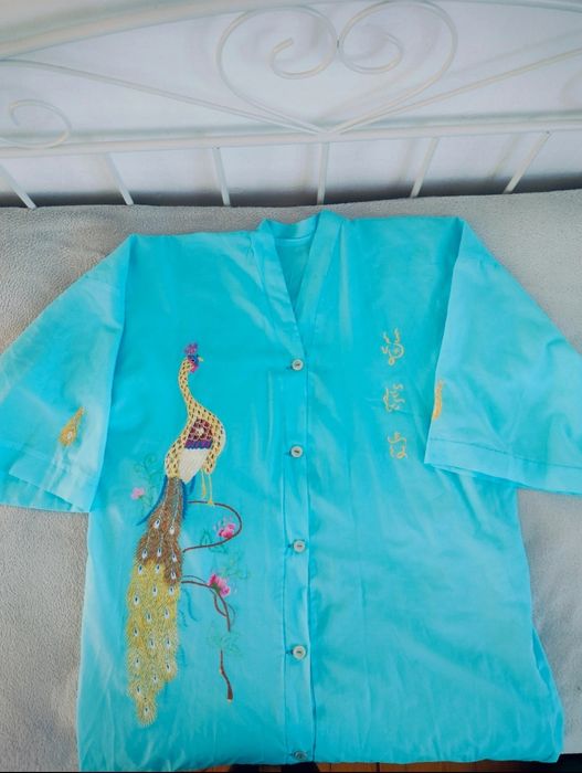 Koszula błękitna ręcznie haftowana true vintage