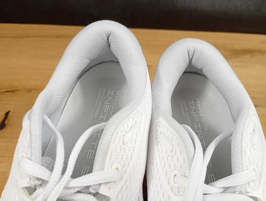 Buty do biegania UNDER ARMOUR UA HOVR INFINITE 5, rozmiar 42