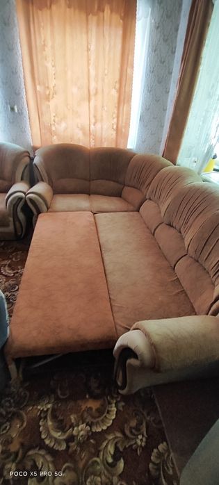 Мягкий уголок с креслом