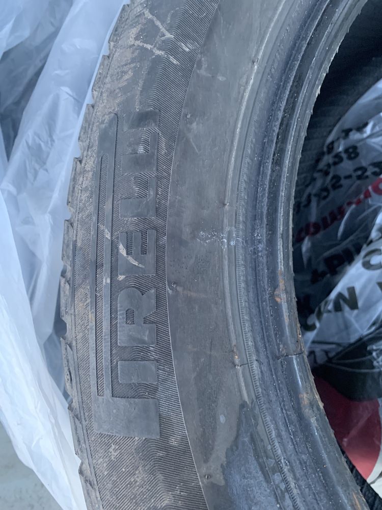 Прода две покрышки pirelli 215 55 17