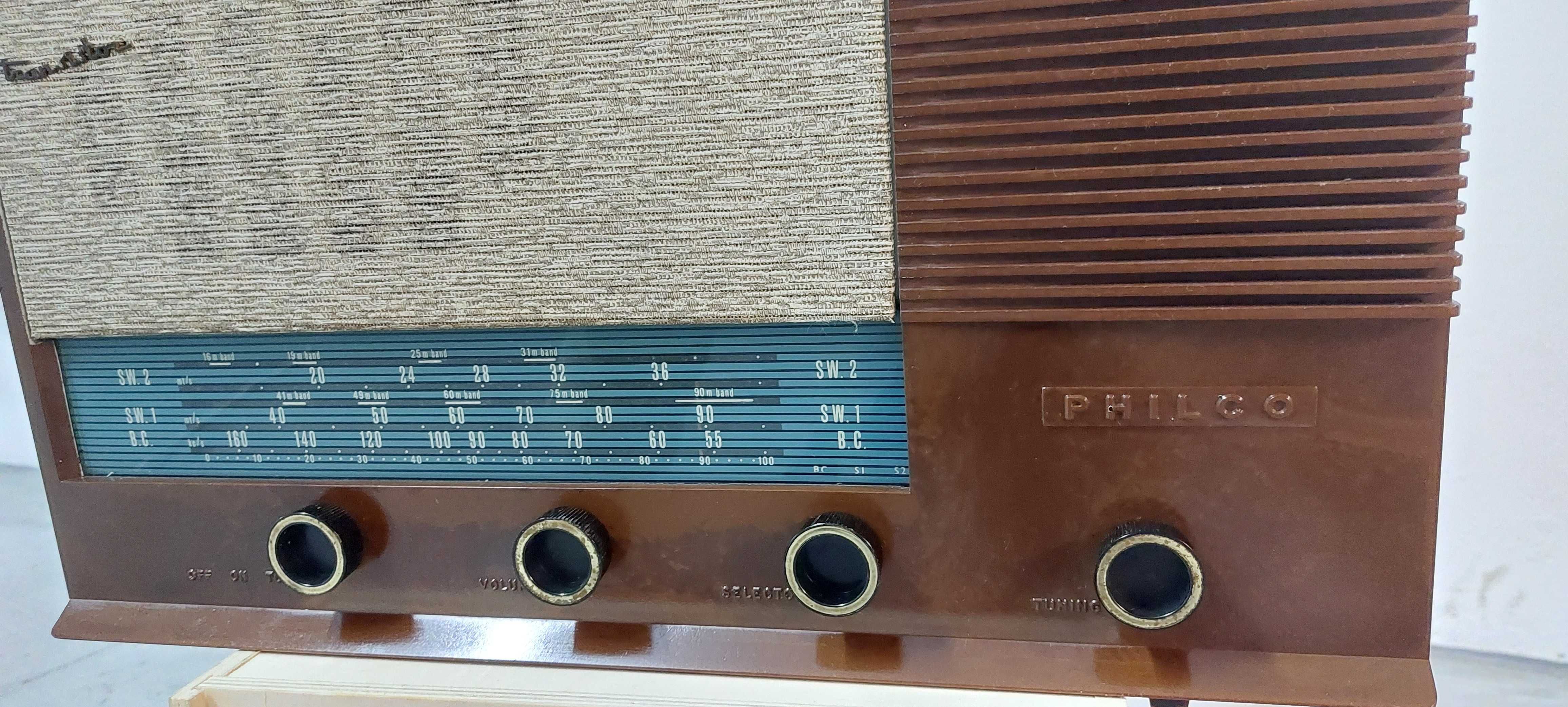 Rádio antigo Philco 303