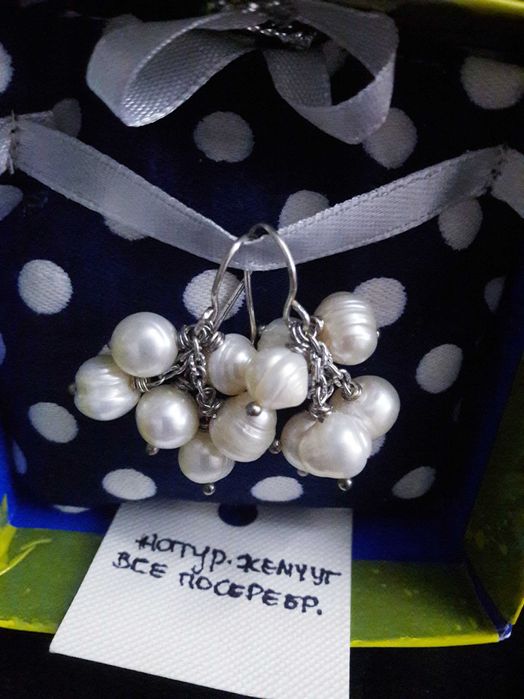 Сережки з натуральних річних перлин,швензи фурнітура посеребрені!