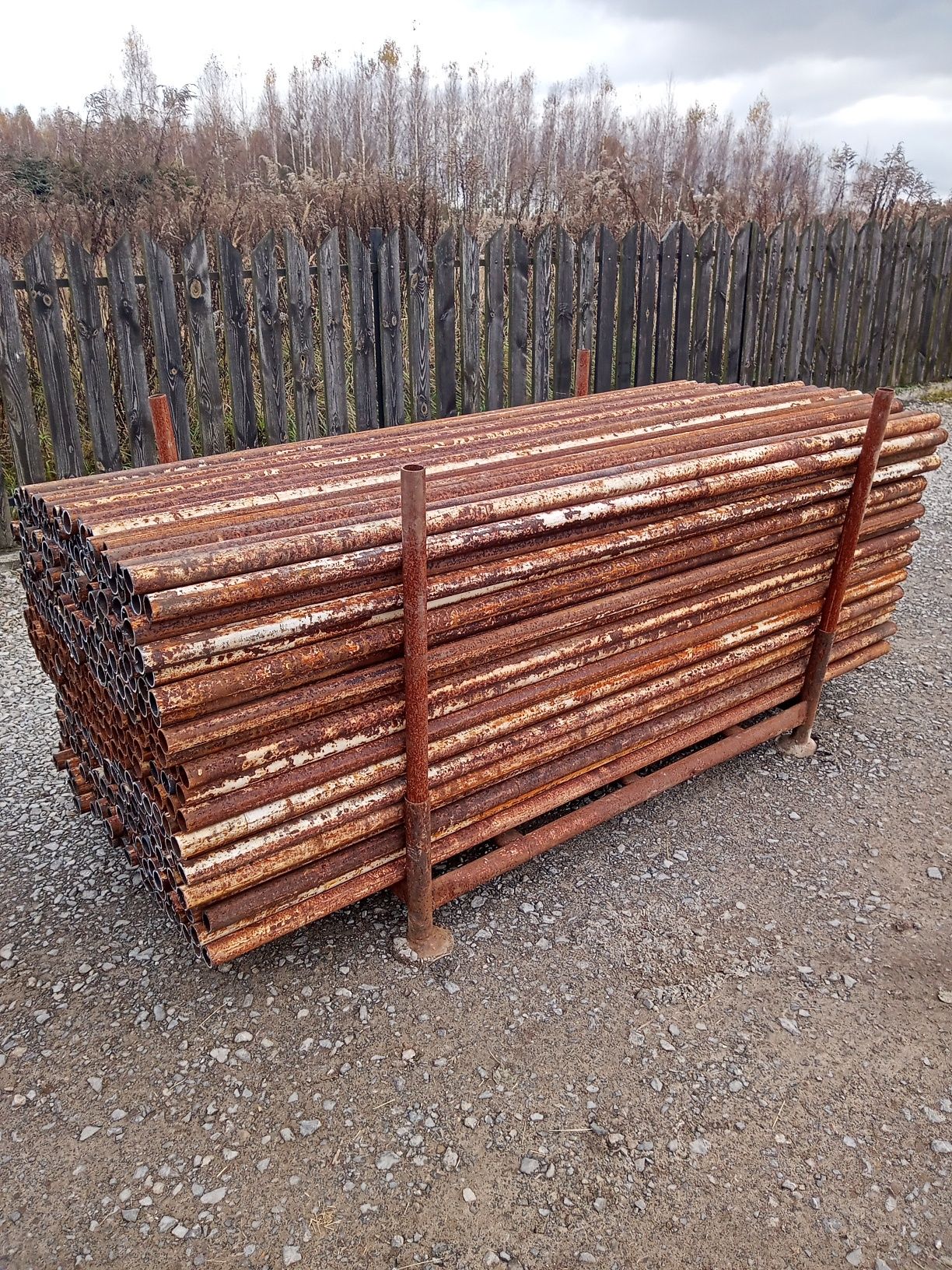 Słupki ogrodzeniowe 2.25m rura stalowa fi 45mm rury